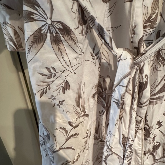 Haven Well Within Womans Size M White taupe grey Floral Tie Robe - Picture 5 of 8